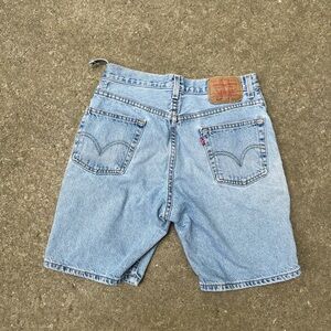 Vintage men’s Levi’s 505 jorts size 31
